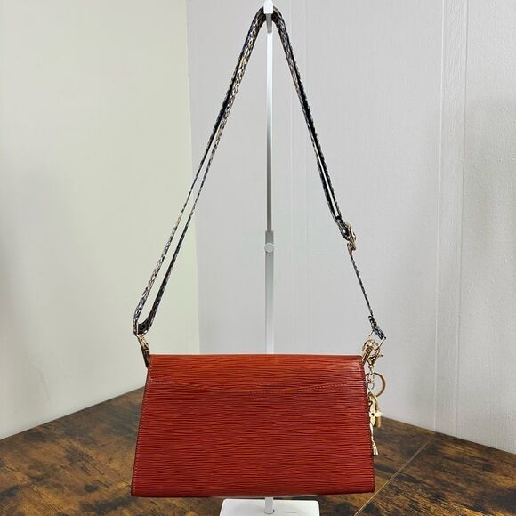 Louis Vuitton Brown Epi Leather Art Deco Clutch Bag - Picture 3 of 16